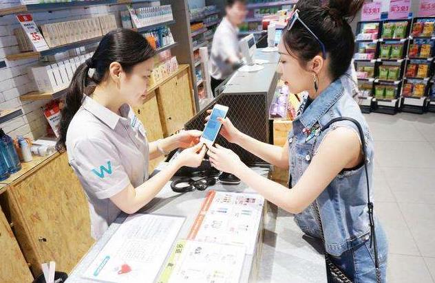 傳統(tǒng)導(dǎo)購式購物漸顯微勢 屈臣氏引入大數(shù)據(jù)營銷系統(tǒng)